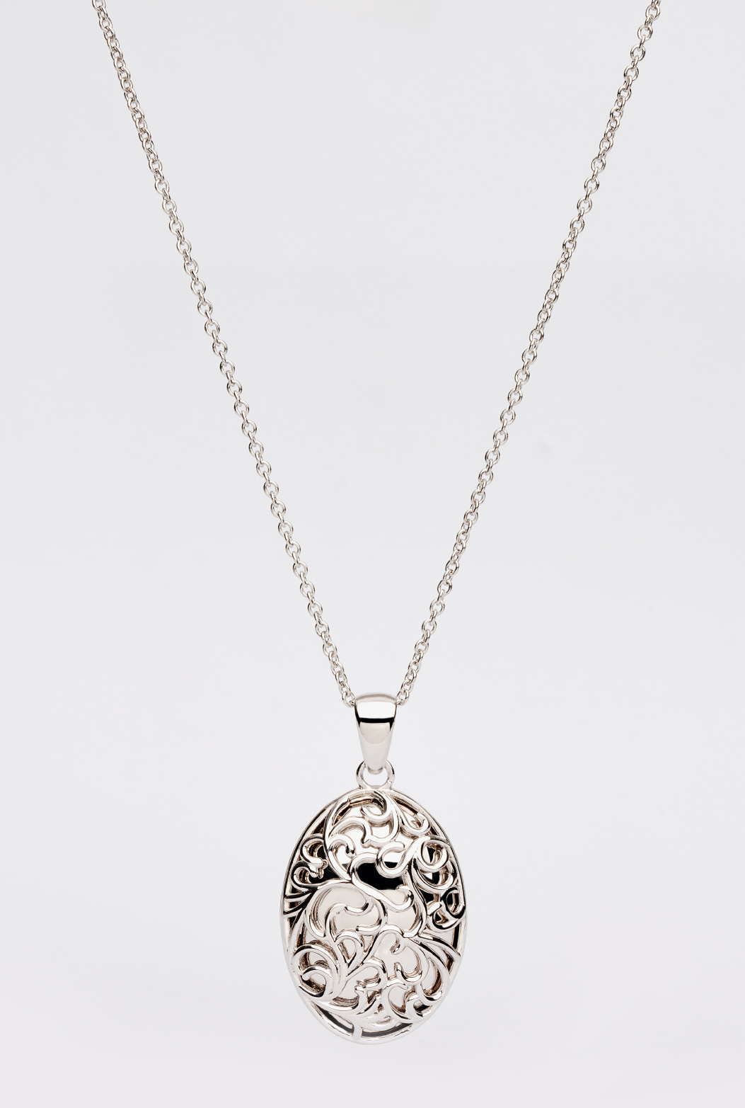vintage baroque pattern necklace. N-004